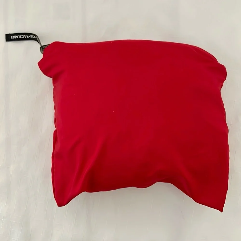 Champion~Jacket~Windbreaker / Packable - Picture 12 of 12